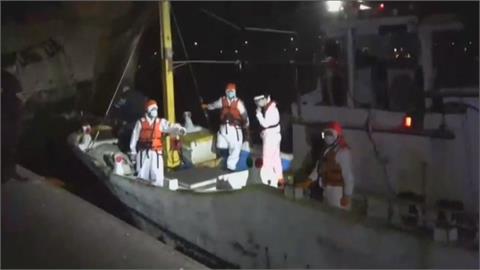換船長難逃海巡法眼 漁船載26名越南偷渡客高雄外海遭攔