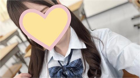 甜美系女星「暗黑片拍4年」不幹了！PO手寫文鬆口：邁人生下個階段