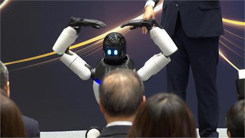 AI面試官來了！看穿「眼球微表情」　即時分析人才適用率