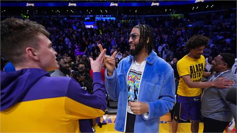 NBA/回想震驚籃壇的交易案 湖人老闆大爆料AD一段「不能說的秘密」