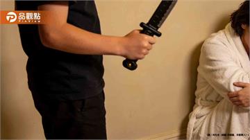 19歲少年買春「不想付錢」！竟14刀砍死對方　血濺旅館