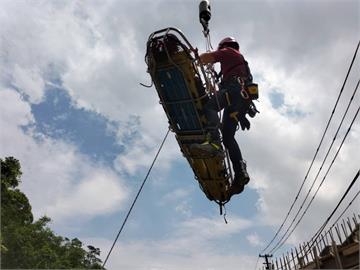 一天兩起！修船工掉５米深船艙亡　擋土牆工人摔２米邊坡傷