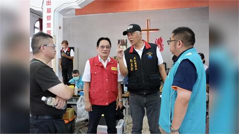 原民會曾主委親赴花蓮光復堰塞湖災區　深入安置所慰問受災族人