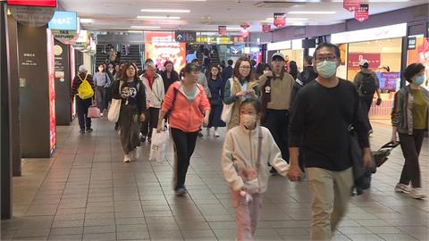 持刀隨機傷人事件驚魂未定　民眾提高警覺腳步加快　商家拿錢逃命