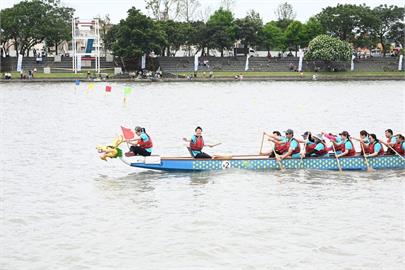 宜蘭特教學校親師生組龍舟隊　划出自信與榮耀