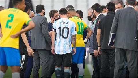 梅西.內馬爾對決被打斷　巴西警方闖球場抓違反防疫選手