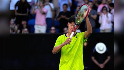 澳網(影)／21歲華裔好手鄭瑞爆出大冷門！首戰擊敗前世界排名15柯達創個人新高