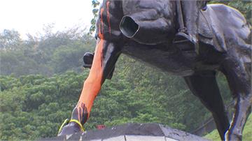蔣介石騎馬銅像馬腳遭砍 政大報案擬求賠償