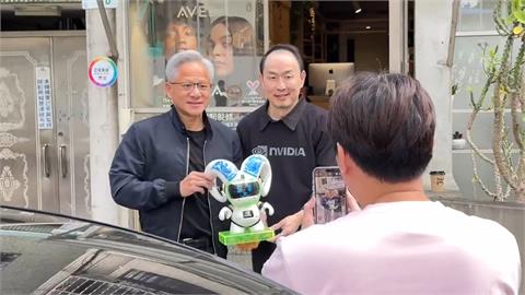行程滿檔！黃仁勳一早剪頭髮　透露不參加川普就職