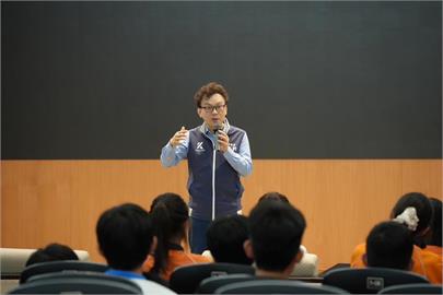 快新聞／遭控拿中資介選、傳機密檔案給國台辦　鄭正鈐回應了「歡迎來告」