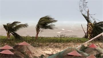 強颱玉兔肆虐 塞班島無電用、關島狂風暴雨
