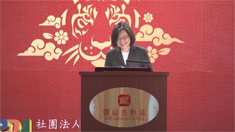出席內科聯歡晚會　蔡總統替員工喊：加年終
