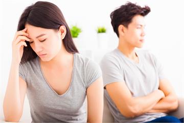 男人親吻時的4種危險信號！他可能已經不愛妳了！