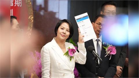 快新聞／不忍了！李貞秀無預警現身立法院　嗆黃國昌「直球對決」