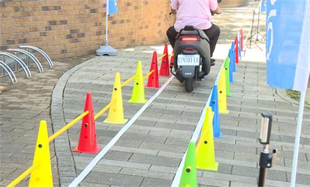 Gogoro推里長低碳公務車試騎會　里長體驗