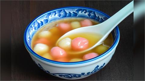 冬至湯圓補一口變胖一圈？醫曝「腸胃三重暴擊」恐誘發胃酸逆流