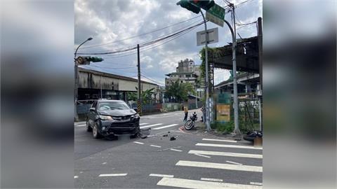 最新／新店驚悚車禍！休旅車、重機路口猛撞　30歲騎士命危搶救中