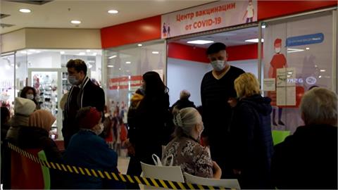 疫情燒　聖彼得堡強制打針　俄人跑鄰國接種
