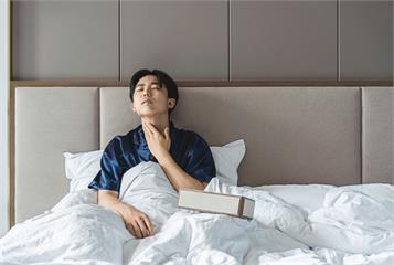 這波新冠更猛!就診人數暴增1.9萬人 醫:3大防線+3小撇步快學