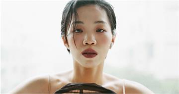 金曲獎坐蔡依林旁邊　洪佩瑜嗨喊：她就是一個QUEEN