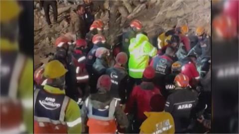 土耳其強震高達4.4萬死　男子受困近11天奇蹟獲救