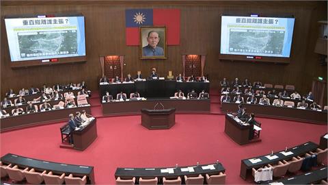 傅崐萁質詢拍桌狂甩鍋　卓揆怒：我們救命　只有你在救政治生命