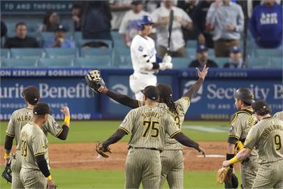 MLB（影）／大谷翔平第五打席「啪，沒了！」53-55沒進展　仍是國聯打擊五冠王