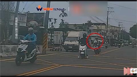 屏科大學生「騎車打招呼」沒看路　不慎追撞前車害摔車