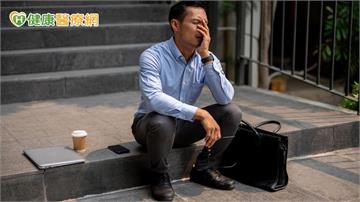 為何「匱乏感」正在消失卻越來越難快樂？看懂人類的滿足機制