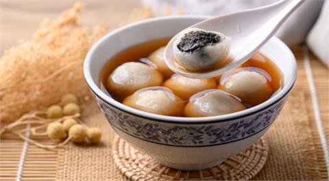 該選花生還是芝麻？ 冬至湯圓「它」熱量最高！ 營養師：和1湯品一起吃恐更肥
