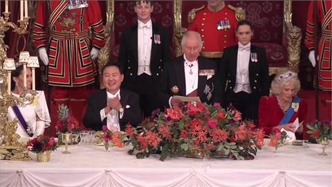 尹錫悅夫婦訪英　英王高規格接待　BLACKPINK成員白金漢宮合體