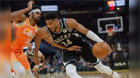 NBA(影)／「字母哥」安德托昆博傷退最新檢查結果正式出爐！公鹿戰力大削弱