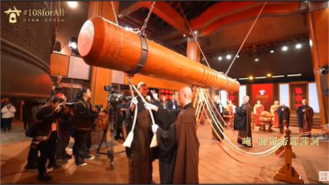 鄭麗文「撞鐘手抖」稱神明感召 成大教授諷:法鼓山不是神壇也沒乩童