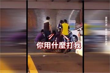 男子闖紅燈心虛自摔 拿出大鎖想K警被逮