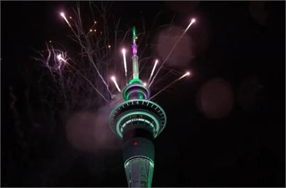 快新聞／2024新年快樂！　紐西蘭跨年煙火絢爛登場