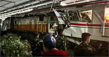 印尼火車追撞「列車頭穿入車廂」釀4死　驚悚畫面曝光