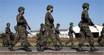退伍男首次教召「操到全身濕」！實彈訓練、野戰洗澡　超苦行程曝光