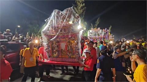 雞籠中元祭172年　海浪最高3米仍照放水燈
