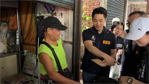 蔣萬安誤發慰問金又討回！　４樓住戶無奈：機車也泡水受損