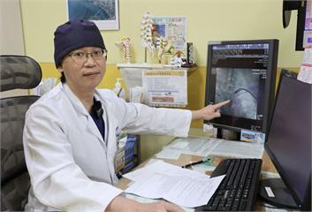 婦人「手越動頭越暈」   兩手血壓差很大！原來罹患「竊血症候群」