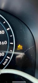 汽車儀錶板突亮「滴水金針菇」什麼意思？老司機曝解答：要注意！