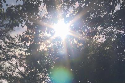 快新聞／今多雲到晴「注意午後雷陣雨」！　高溫飆33度