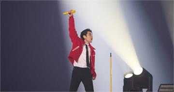 蕭敬騰大巨蛋處女秀褲子唱到破仍熱力全開　攜手林智勝打造退役最強派對