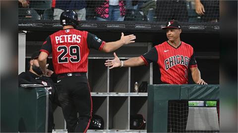MLB(影)／太神奇的完全打擊！彼得斯的全壘打和三壘安打竟然在同一局出現