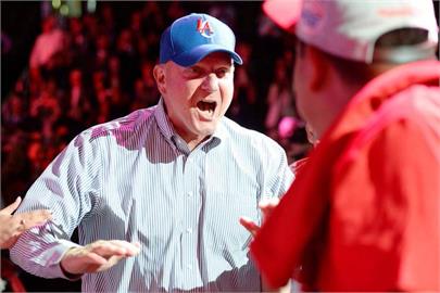 NBA(影)／快艇億萬富豪老闆Ballmer　慨捐49億多台幣助洛城野火災民