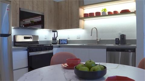 CES首曝光！　全球第一家　訂房入住客房服務「全AI飯店」