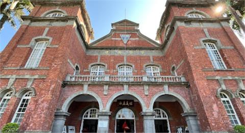 快新聞／建中生揪團炫耀吃麥當勞惹議　校方收到恐嚇信：已報警