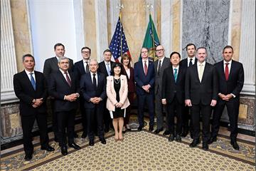 G7財長對降低中國稀土依賴達成共識　日本要求北京解除出口禁令