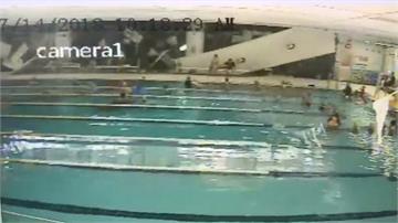 南港運動中心驚傳天花板崩落 泳訓學員嚇壞