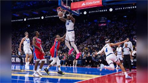 NBA(影)／前兩節噴86分！魔術打出隊史最狂上半場　傷兵累累的76人苦吞三連敗